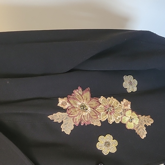 Ladies Blazer - Picture 3 of 5